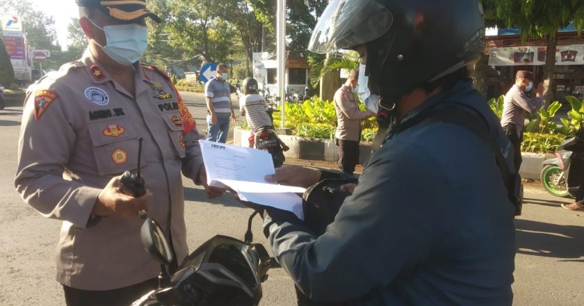 Mobilitas Masyarakat Masih Tinggi, Polres Buleleng Gencarkan Penyekatan