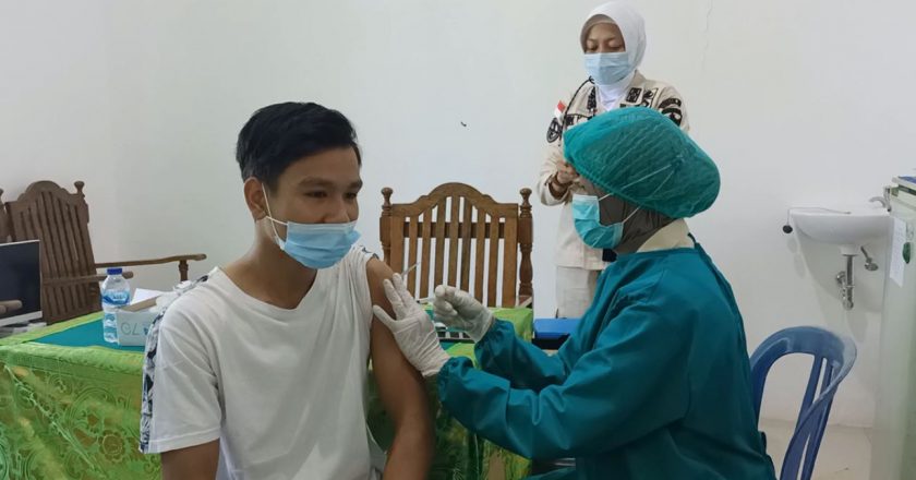 Antisipasi Penyebaran Melalui Anak, Puluhan Anak TNI di Vaksinasi