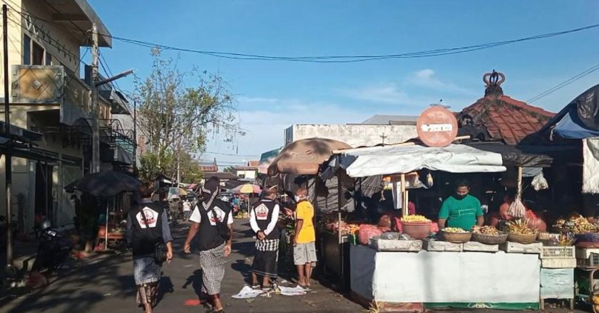 PPKM Darurat SGRP Desa Adat Buleleng Gelar Patroli