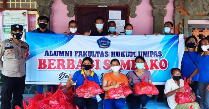 Peduli Lingkungan Alumni Unipas Sumbang Sembako