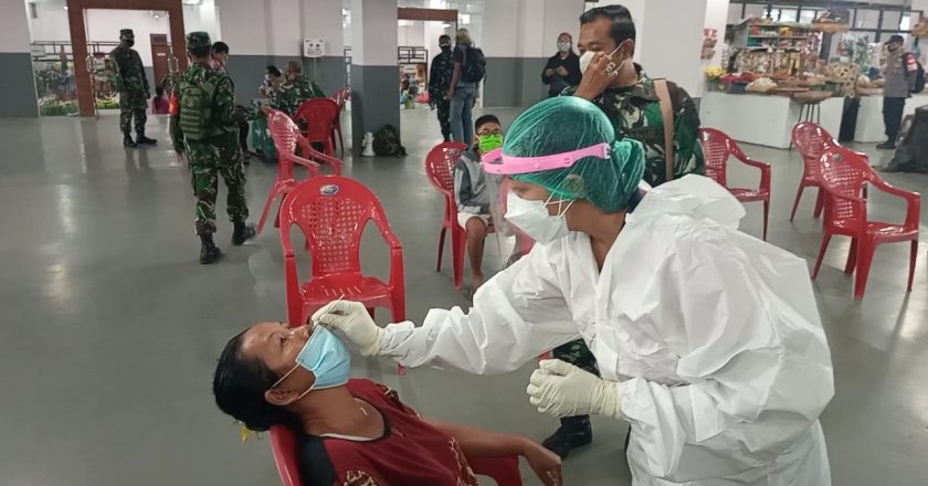 Pedagang Pasar Sobean Jalani Swab Antigen