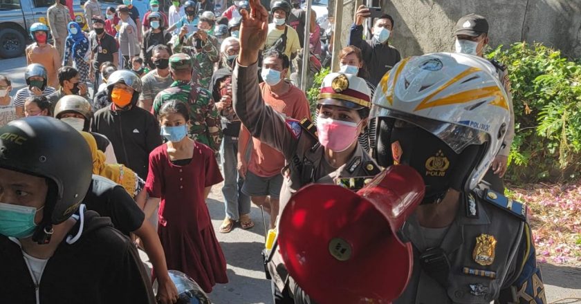 Timbulkan Kerumunan, Aksi Bagi Bahan Makanan Dokter Caput Dibubarkan Tim Cakra Nanggala