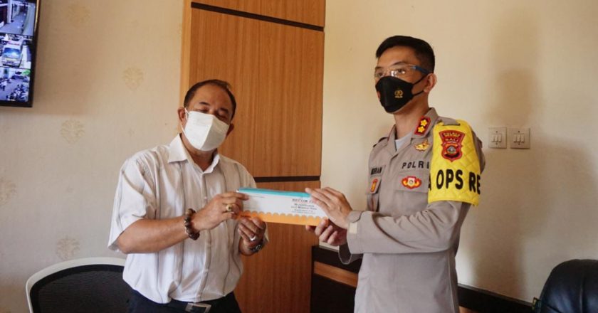 Dokter Caput Bagikan Vitamin Ke Polres Buleleng