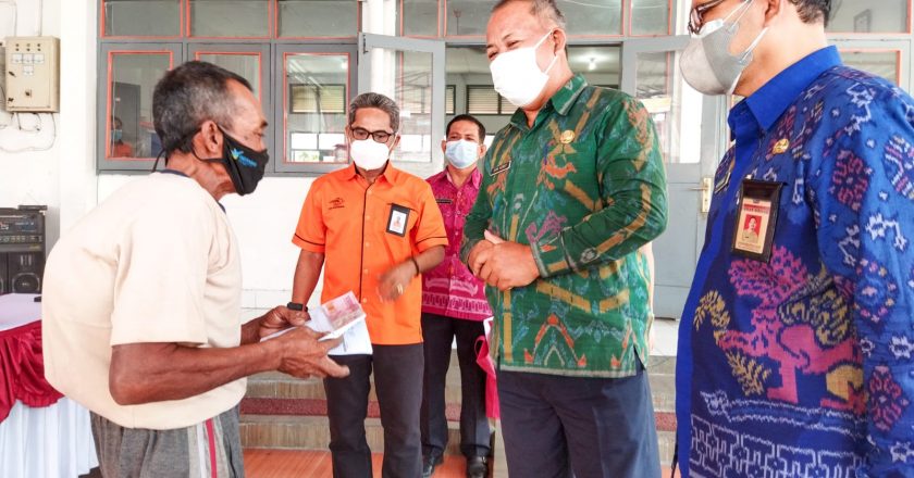 Ribuan KPM di Buleleng Terima BST Covid-19