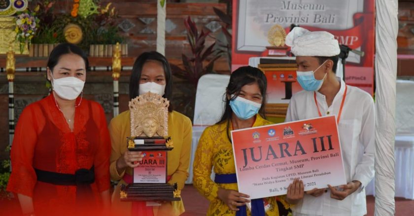 Tim Spenfour Raih Juara LCC Museum Tingkat Provinsi