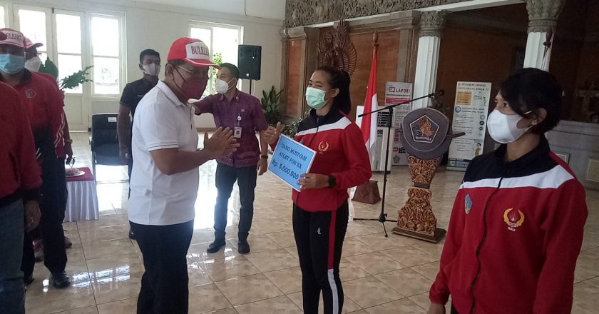 Atlet dan Pelatih PON XX Papua Asal Buleleng Digelontor Dana Motivasi