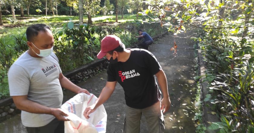 Peringati Hari Word Clean Up, Komunitas Balawa Kumpulkan Puluhan Kilo Sampah Plastik