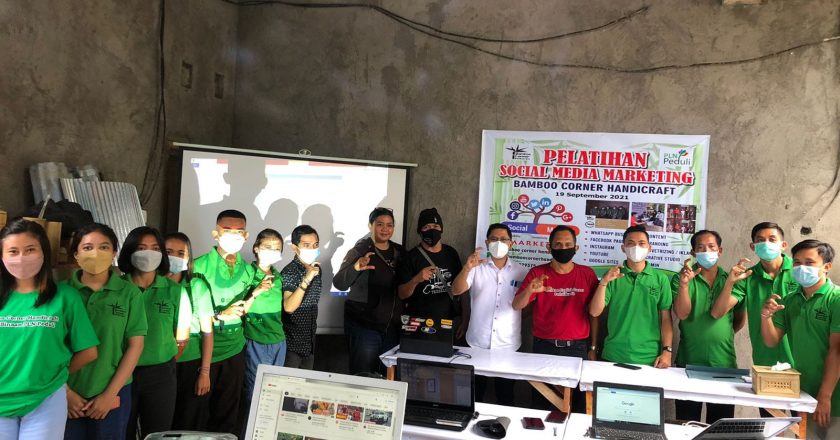 Perajin Bambu Sidatapa Gelar Pelatihan Sosial Media Marketing