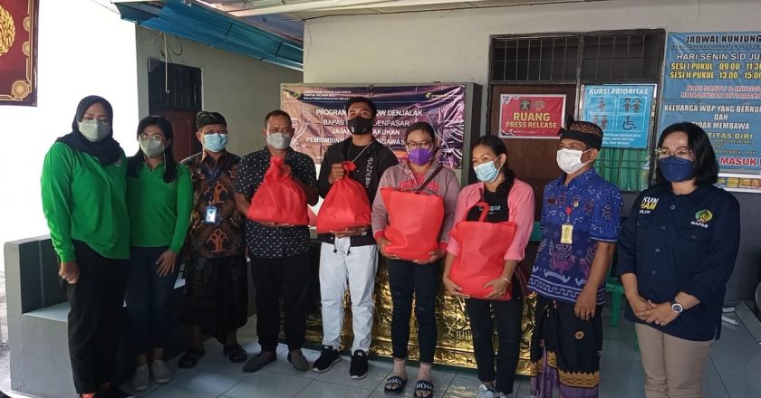 Peringati Hari Dharma Karyadika, Lapas Gelas Aksi Sosial