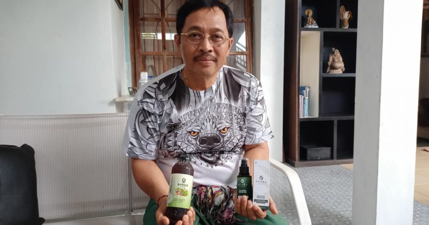 Bangkitkan Resep Usadha Keluarga, Gus Yogi Produksi Lotam dan Scara Bulhar