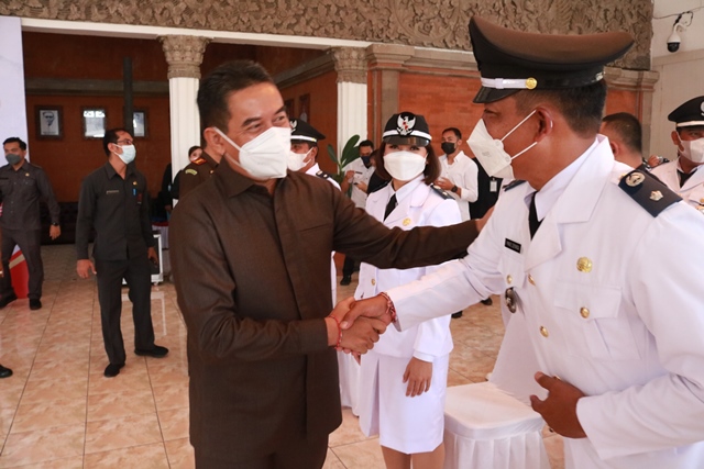 Ketua Dewan Harap Perbekel Baru Bersinergi Wujudkan Program Pemerintah