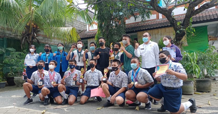 Kado Akhir Tahun, Spenfour Digelontor Medali