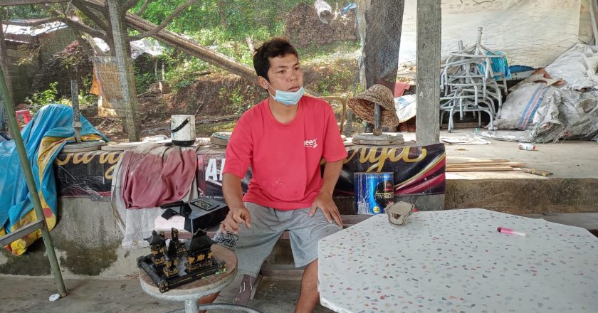 Berhenti dari Dinas Perhubungan, Kadek Maret Olah Sampah Plastik Jadi Kerajinan