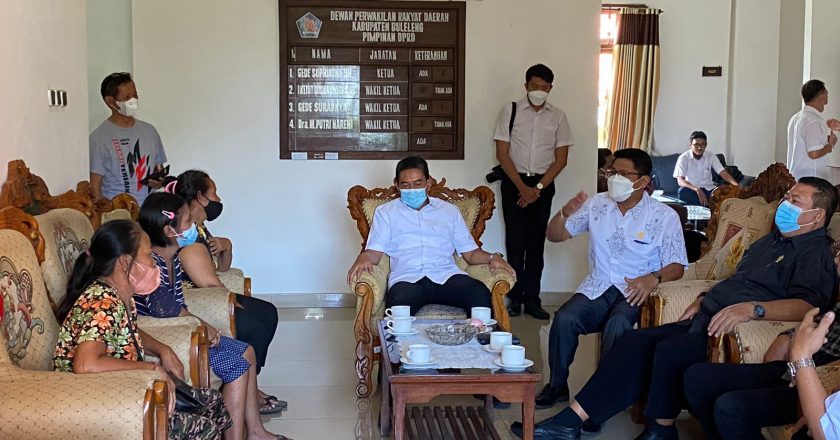 Banyak Pedagang Turun ke Trotoar, Pedagang Pasar Buleleng Mengeluh