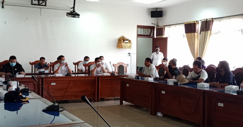 Datangi Dewan, Sopir Logistik Minta Ongkir Dibijaksanai