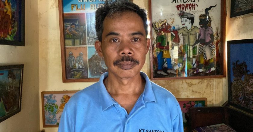 Ketut Santosa, Generasi Ketiga Jro Dalang Diah Konsisten Tekuni Wayang Kaca