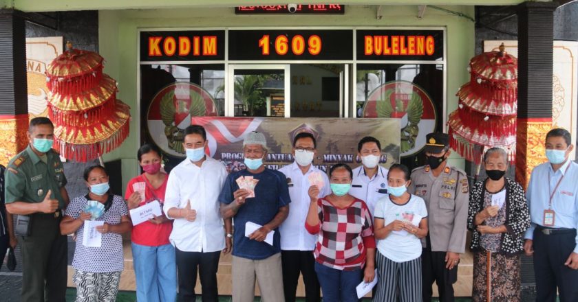 Ribuan Pedagang Kaki Lima di Buleleng Terima BLT Minyak Goreng