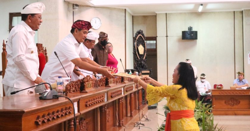Fraksi DPRD Buleleng Setujui Tiga Ranperda Menjadi Perda  
