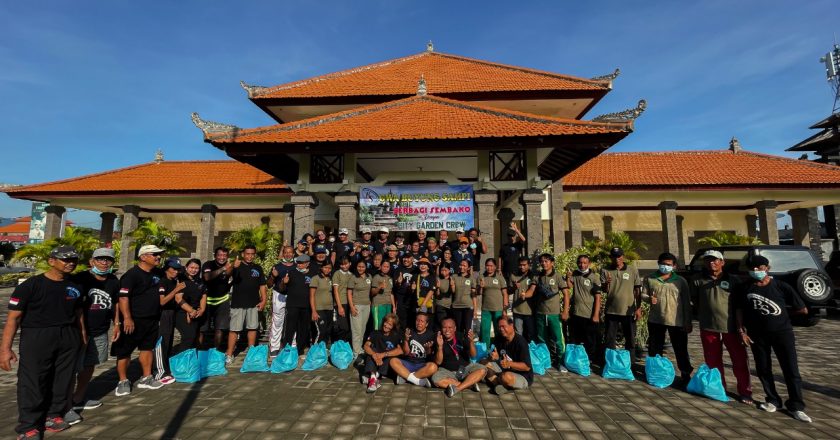 GWA Buyung Sampi Berbagi Sembako, Sasar City Garden Crew