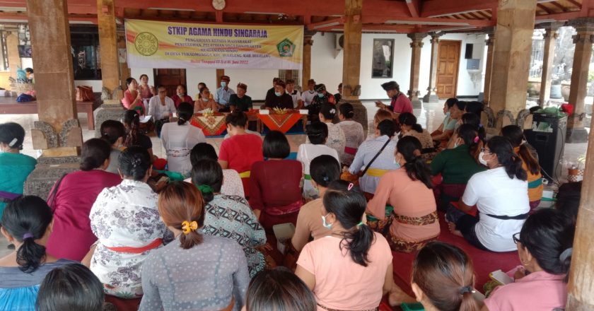 STKIP Agama Hindu Gelar P2M di Desa Tukad Mungga