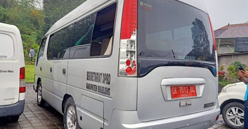 Usai Pentas, Rombongan Duta Gong Kebyar Buleleng Alami Lakalantas