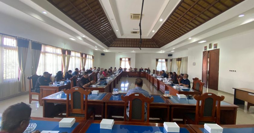 Tim Ahli DPRD Kaji Ranperda Pertanggungjawaban Pelaksanaan APBD TA 2021