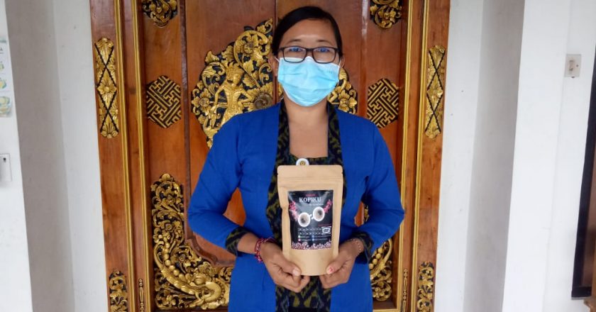 Angkat Potensi Sekitar SMA Candimas Kembangkan Project Kopiku