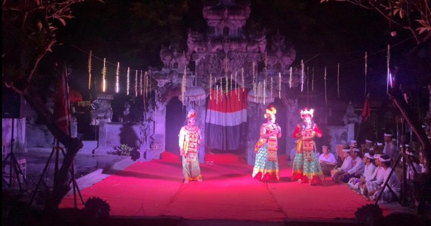 Dwi Mekar Gelar Pementasan Arja Muani