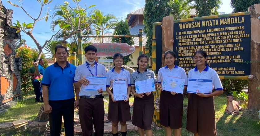 Smantiara Raih Medali Emas dalam Ajang Olimpiade Sains Kesehatan