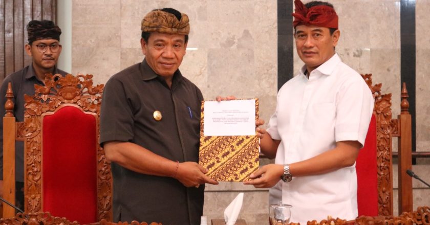 Dewan Buleleng Sahkan Ranperda Perubahan ABPD Jadi Perda