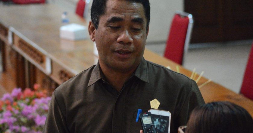 Fraksi Golkar Sarankan Pemkab Buleleng Pikirkan Nasib Pegawai Kontrak