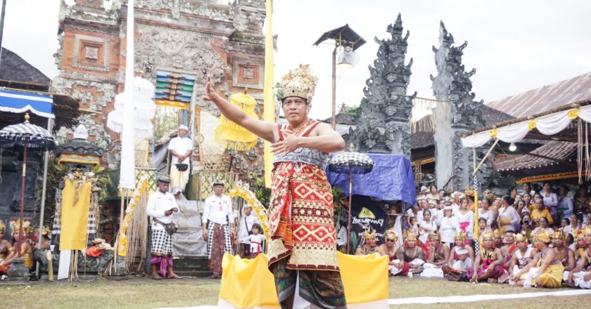 “Ngigel Desa” Tradisi Unik Desa Padangbulia