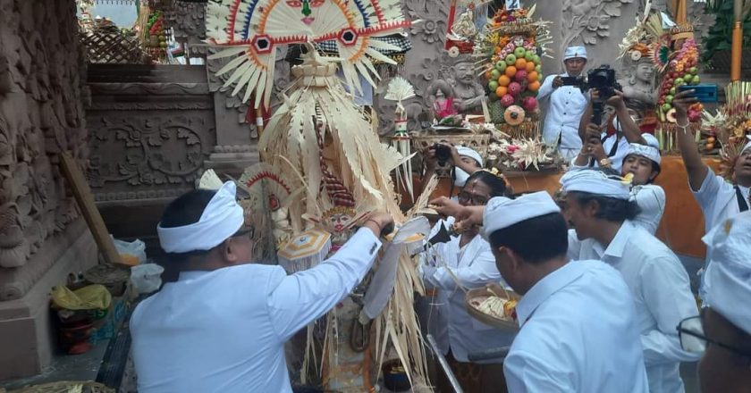 Karya Agung Ngenteg Linggih Pura Agung Mpu Kuturan, Libatkan Mahasiswa