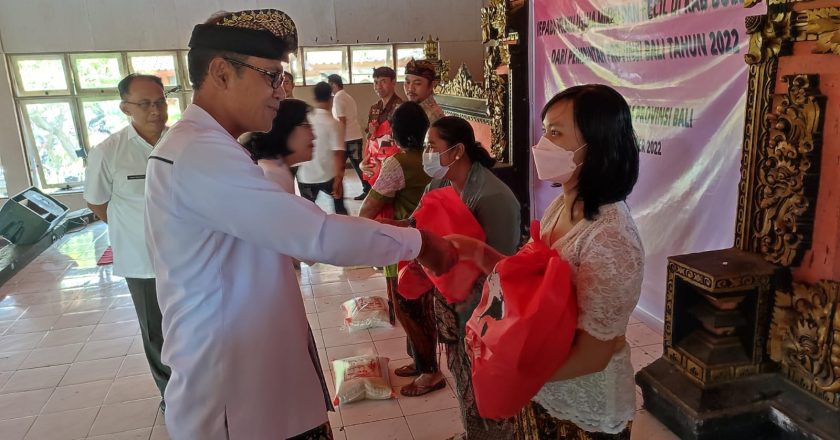 Ratusan Pelaku UMK Buleleng Digelontor Bantuan Dampak Inflasi