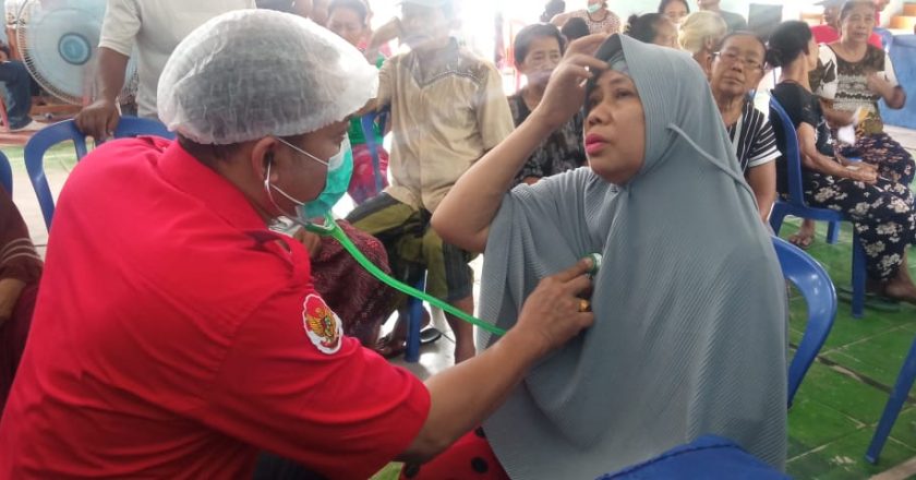 Warga Penyabangan Terima Bantuan Pengobatan Gratis