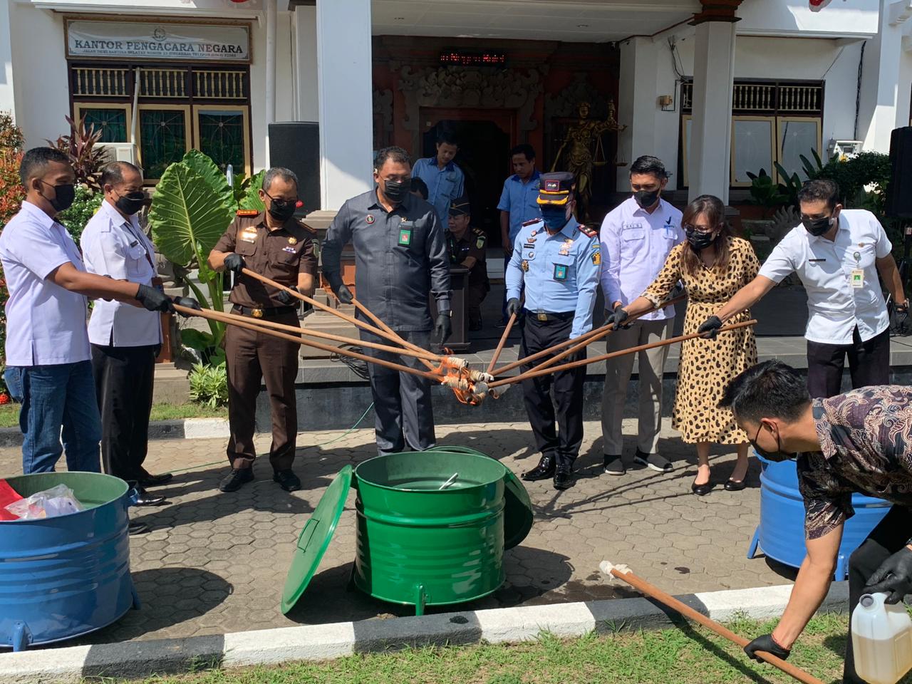 Kejari Buleleng Musnahkan Beragam Jenis Narkotika 