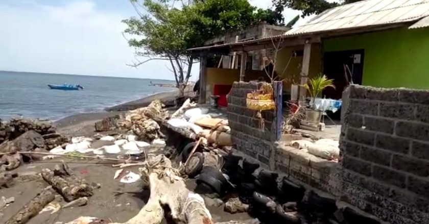 Abrasi Parah, Rumah Warga Tukadmungga Nyaris Berlantai Air Laut