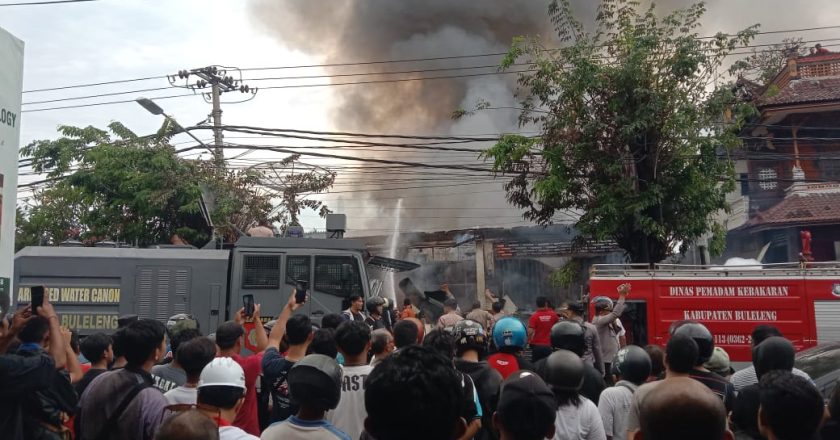 Toko Bahan Bangunan Ludes Dilahap Sijago Merah