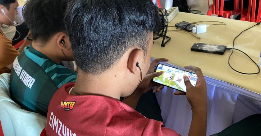 Gamers Sumut dan Bali Perebutkan Piala Esi Buleleng