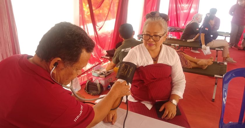 Metatah dan Mewinten Masal Diwarnai Safari Kesehatan