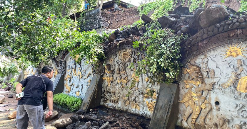 Hujan Deras, Senderan Setra Buleleng Jebol