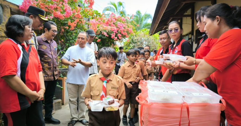 Pertama di Bali, SD Negeri 2 Bungkulan Jadi Percontohan Program Makan Siang Gratis