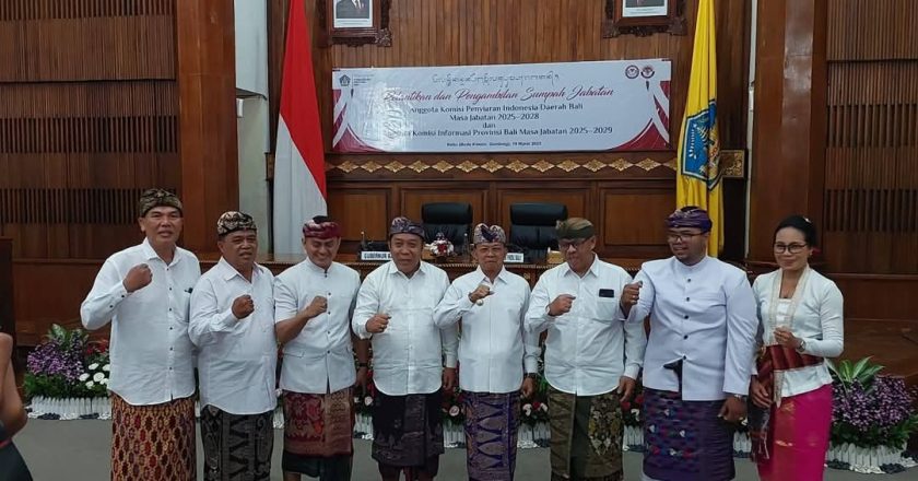 Gubernur Bali Melantik Anggota KPID Bali Periode 2025-2028