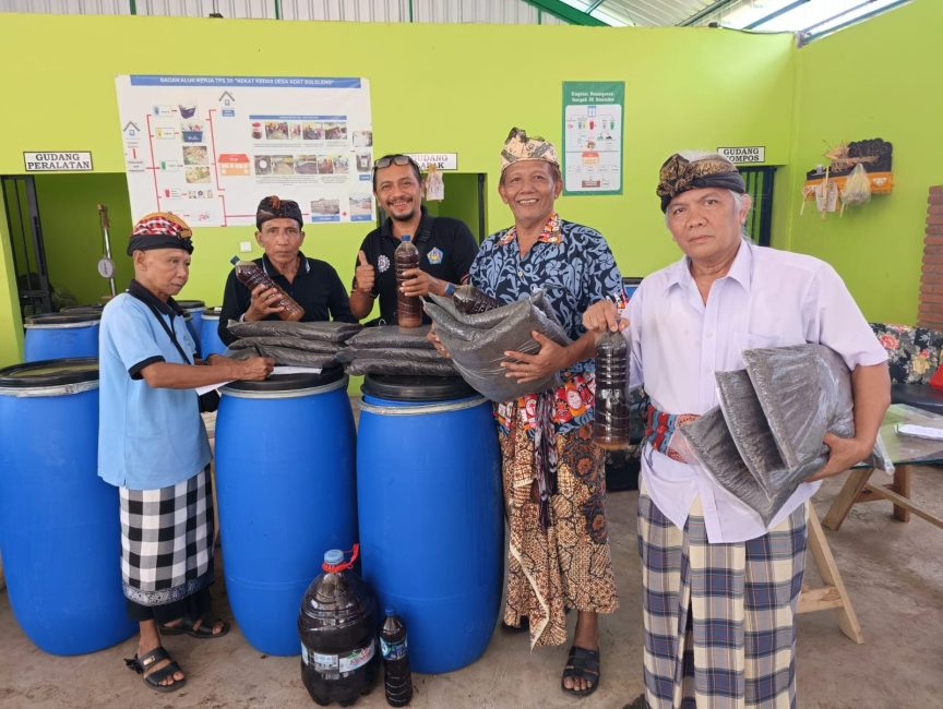 PKM Undiksha, Sulap Sampah Persembahyangan Jadi Ecoenzym