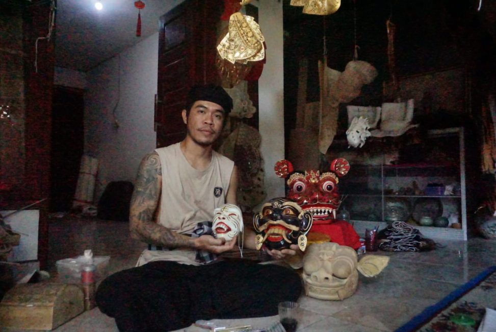 Yoga Suwendra, Menghidupkan Topeng di Tengah Gempuran Zaman