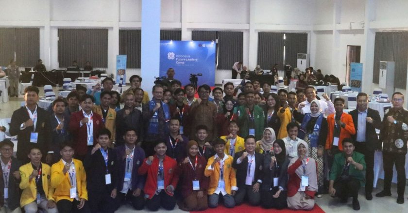 60 Mahasiswa Terpilih Ditempa Jadi Agen Perubahan di FLC Regional V