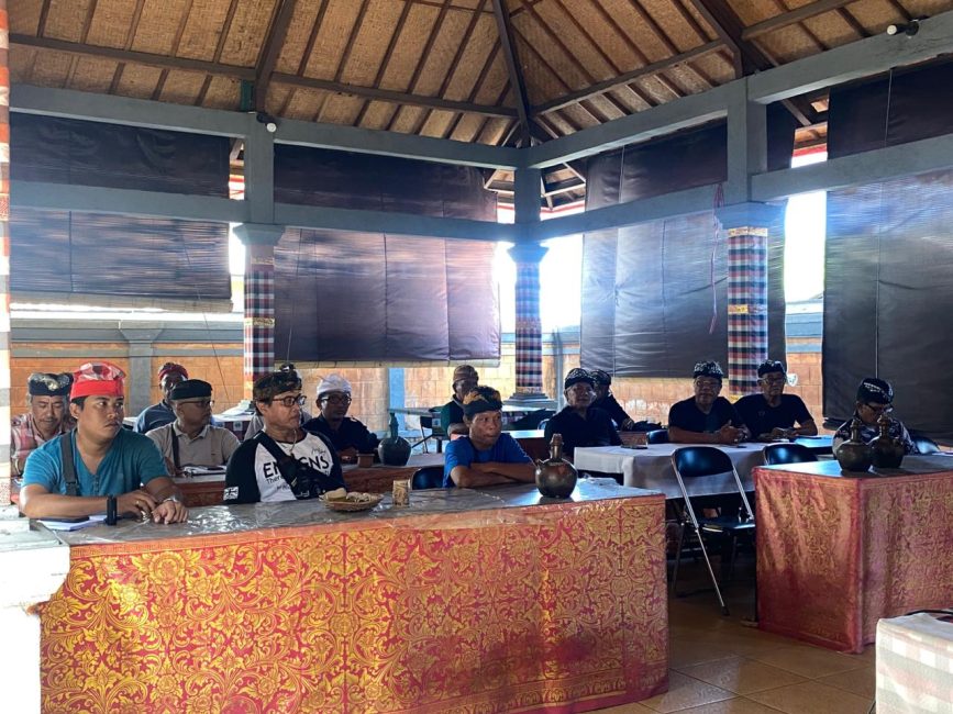 Desa Adat Buleleng Sosialisasikan Rencana Pengadaan Pakaian Pecalang