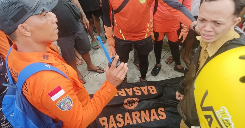 Hanyut Usai Kecelakaan, Korban Ditemukan Tak Bernyawa di Pantai Lingga