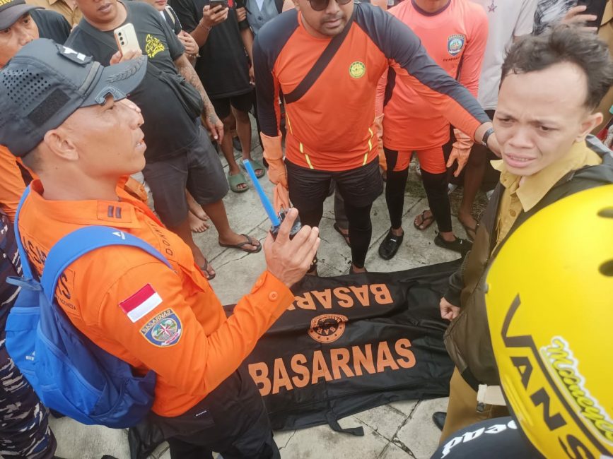 Hanyut Usai Kecelakaan, Korban Ditemukan Tak Bernyawa di Pantai Lingga