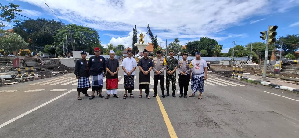 Pastikan Nyepi Aman, Desa Adat Bersama Forkopimda Patroli Sipeng